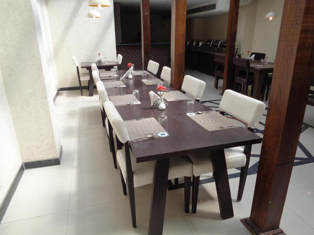 Orbit Hotel - Bagdogra Esterno foto