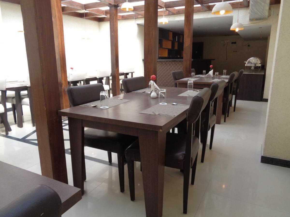 Orbit Hotel - Bagdogra Esterno foto